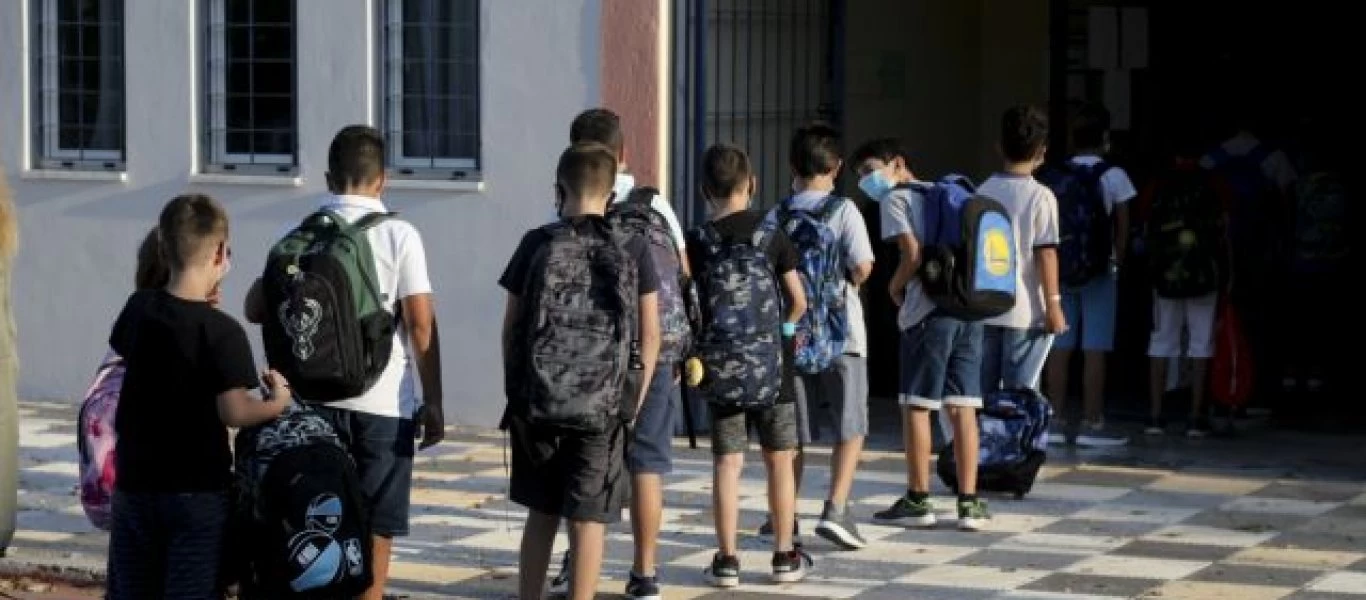 «Όχι» στο lockdown για τους μαθητές από τους επιστήμονες της Οξφόρδης